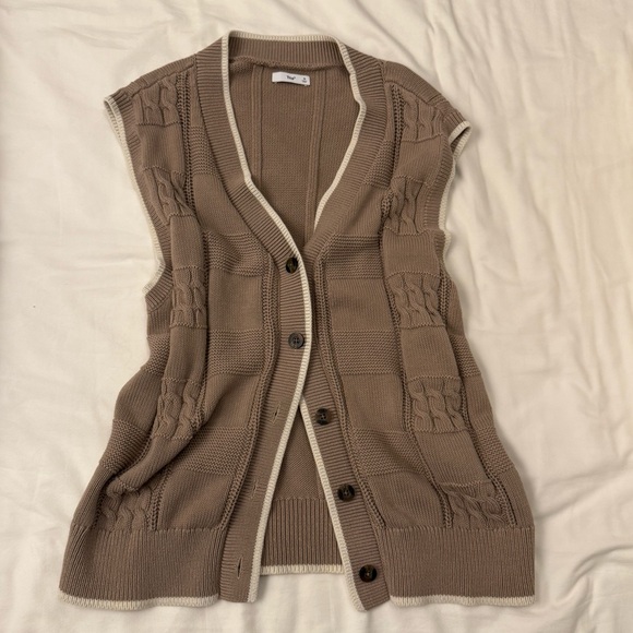 Aritzia TNA Rochester Sweater Vest - Picture 1 of 3